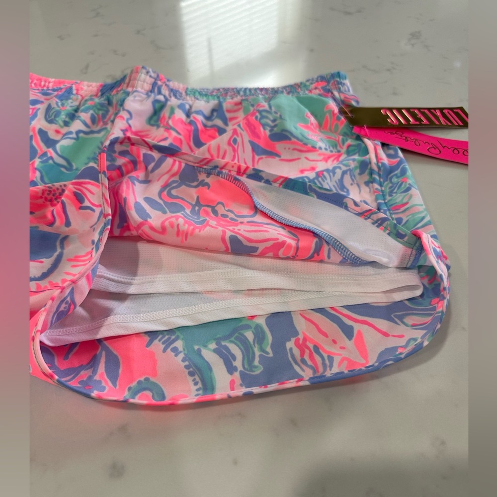 NWT Lilly Pulitzer Luxletic Ocean Trail Shorts In Light Pink&Blue. Woman's Sz M - Picture 6 of 6